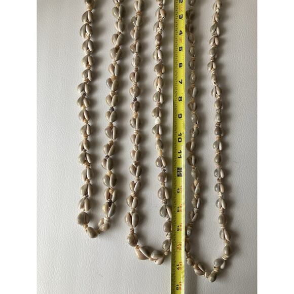 3 Vintage Cowrie Shell Necklaces 16,17, And 18 Inch High Gloss - Picture 1 of 4